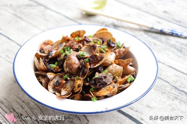 花蛤怎么炒又嫩又香，10分钟上桌鲜美滑嫩