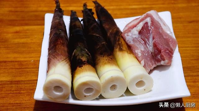 這菜再不吃就過季了，遇到就買點，塞進豬肉一起燒，好吃又解饞 熱愛美食 第1张