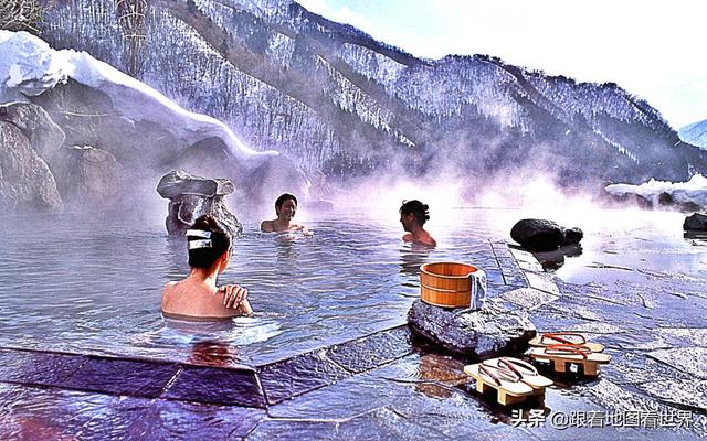 全裸泡温泉没问题！半裸运动绝对不行？日本的潜规则让外国人蒙圈