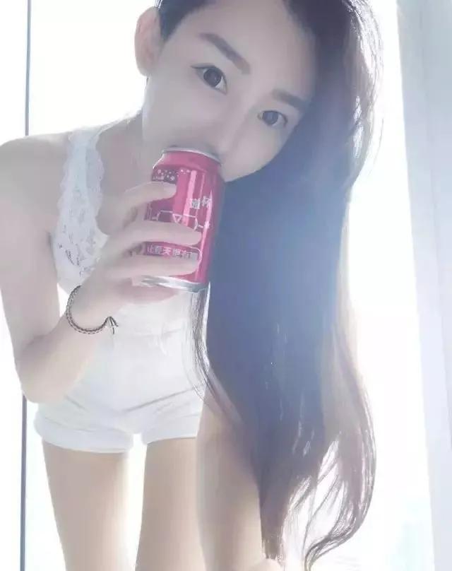 陳冠希前女友近照曝光，皮膚白皙身材熱辣，網友直呼：眼光毒辣 街拍正妹 第2张