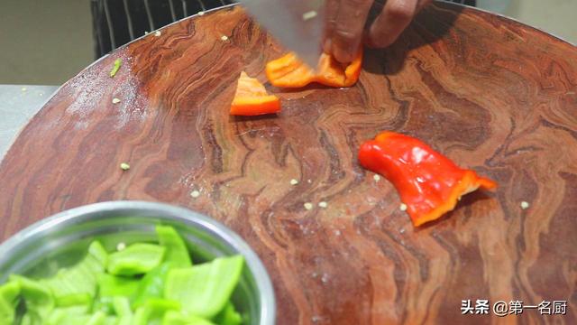 青椒炒牛肉怎么做，教你怎么做青椒炒牛肉