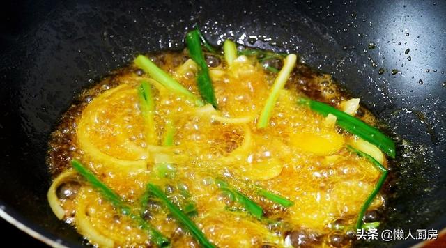 夏天吃小龍蝦，不炒不油炸，放辣鹵汁裡面泡一泡，蝦肉Q彈入味 熱愛美食 第8张