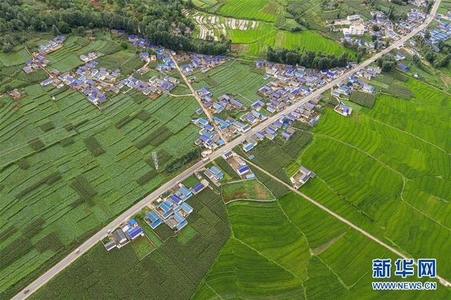 凉山昭觉全景图，鸟瞰大凉山腹地昭觉县