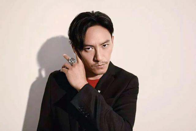 宋茜盛装迎圣诞，快来get她最中意的礼物 去女朋友家带什么礼物