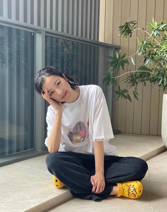 扪心自问：这季节洞洞鞋不香吗？ 七夕送女朋友什么礼物好最有意义