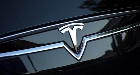 早资道 | 美团上线“美团打车”微信小程序；腾讯回应造芯