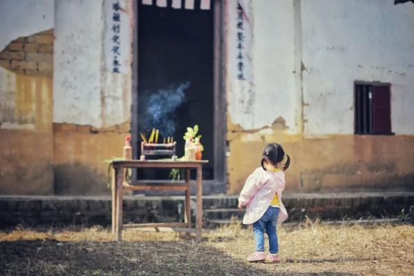 女人梦到已故的长辈说话(女人梦到已故的长辈说话,还喂她吃枣)插图6