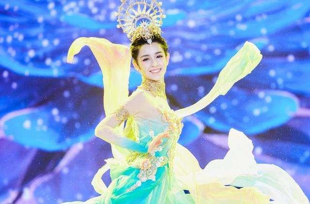 哈妮克孜被大佬玩蜡烛烧伤进医院(哈妮克孜现况-天晟网