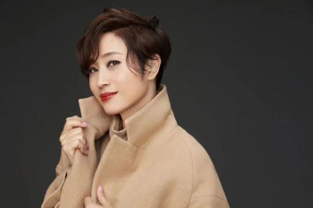 「港普F4」合體拍大片！四位女神優雅相擁氣質獨特，可以成團了 娛樂八卦吃瓜 第3张