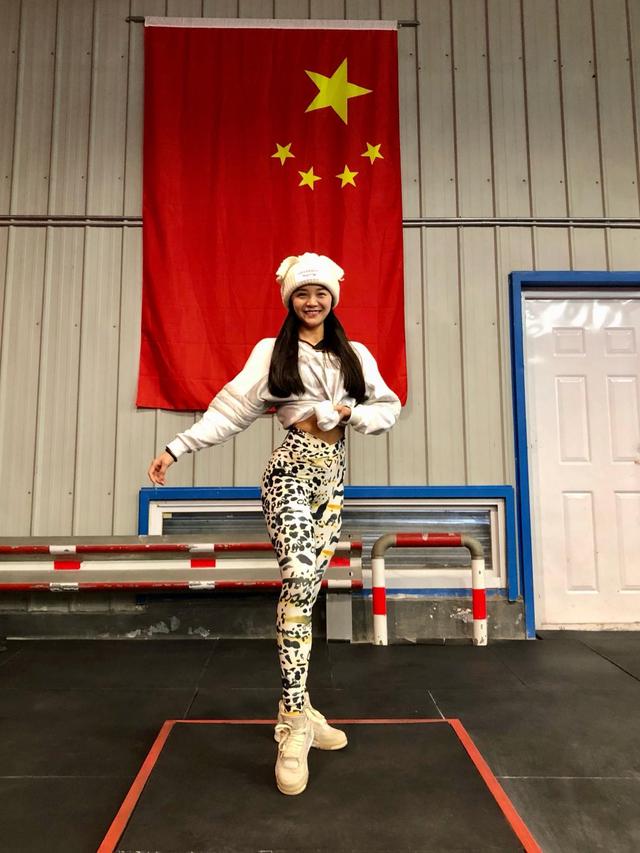 武漢95後體育老師化身「比基尼女神」，這身材曲線，我饞了 街拍正妹 第2张