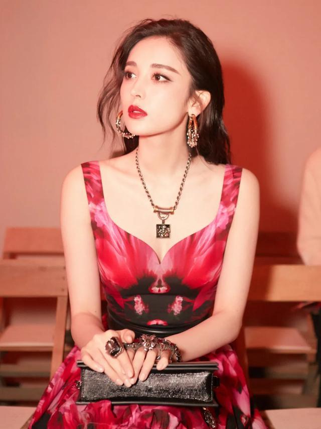 减龄直发发型，你适合“直发”还是“卷发”