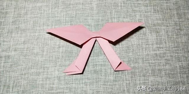正方形礼盒蝴蝶结打法 礼盒上怎么打蝴蝶结