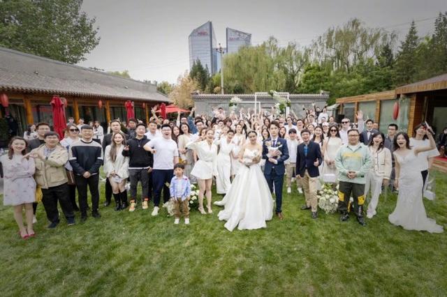 2011屆超女聚齊！喻佳麗婚禮合照惹人淚目，李斯丹妮卻未露面 娛樂八卦吃瓜 第1张