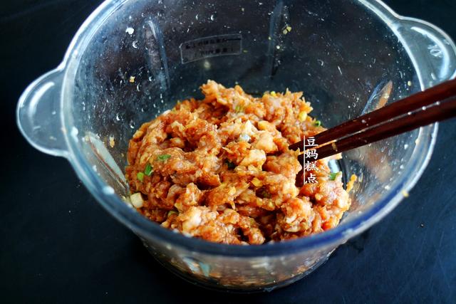 特色小吃，湖北鮮肉鍋盔，不用發面，一次做7個又香又酥 熱愛美食 第8张