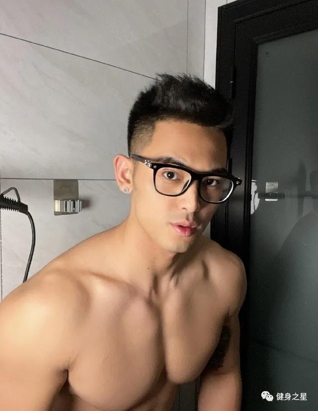 南京筋肉小狼狗走紅，顏值身材撩爆網友，這身材著實令人羨慕 健身減肥達人 第1张