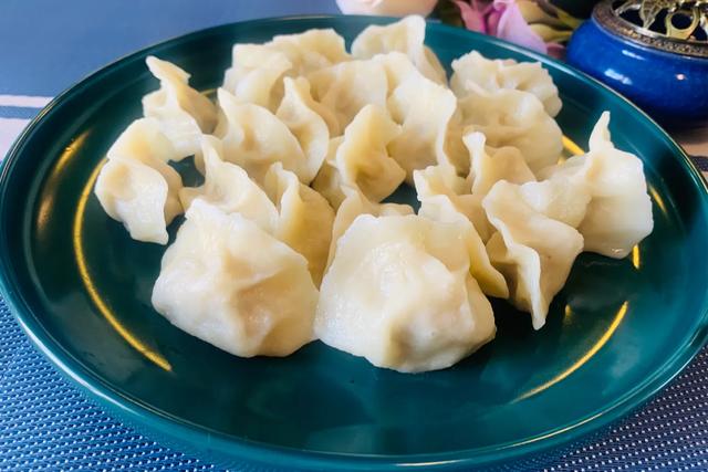 饺子馅怎么调才好吃，正宗饺子馅怎么调最好吃（饺子馆的馅料真正调制顺序是怎样的）