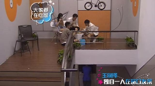 因高考落榜學費3萬8，78歲奶奶撿垃圾賣錢陪讀，出道3年就成男主 娛樂八卦吃瓜 第11张