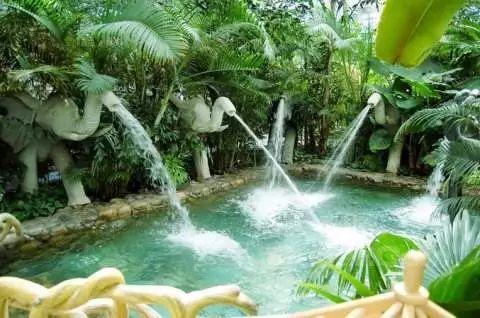 北京最近冬季泡温泉好去处，北京10大温泉度假村等您