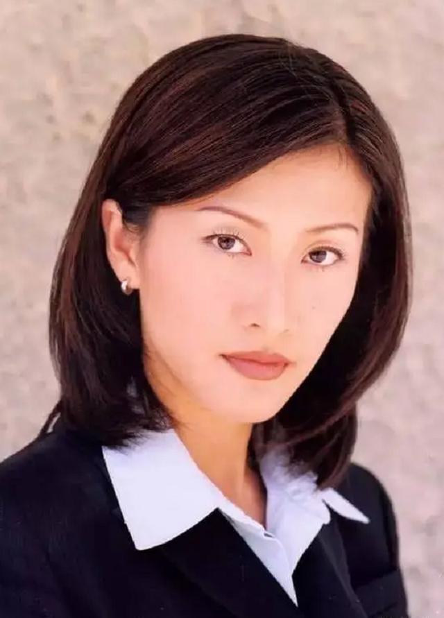 陳慧珊：與相愛13年的丈夫離婚，轉身愛上伏明霞老公，結局如何？ 娛樂八卦吃瓜 第19张
