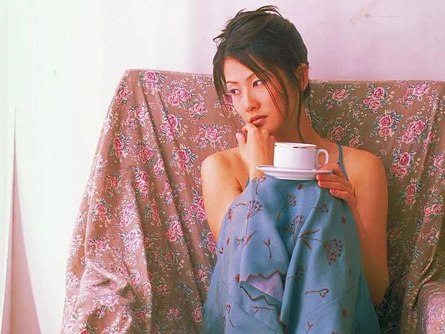 陳慧珊：與相愛13年的丈夫離婚，轉身愛上伏明霞老公，結局如何？ 娛樂八卦吃瓜 第11张