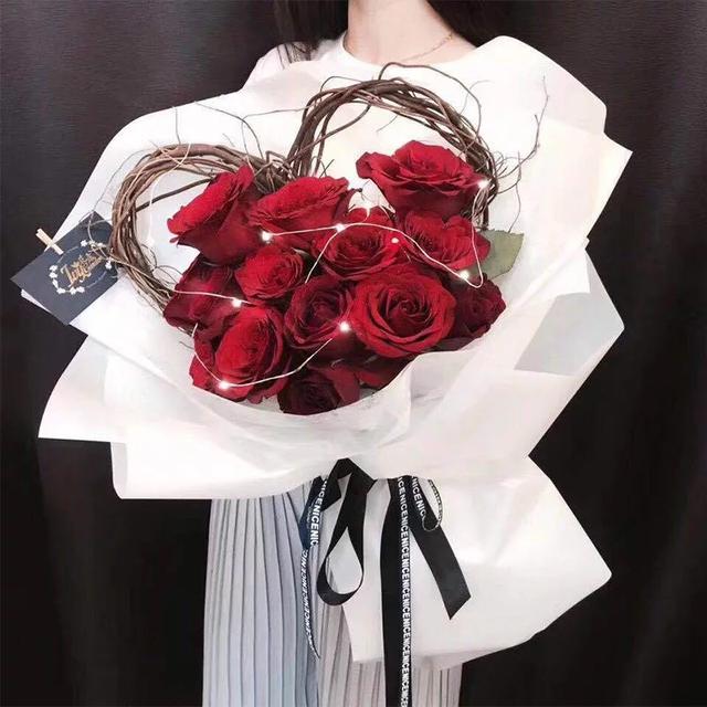 女朋友生日，我该送什么花给她？ 情人节送给女朋友什么礼物