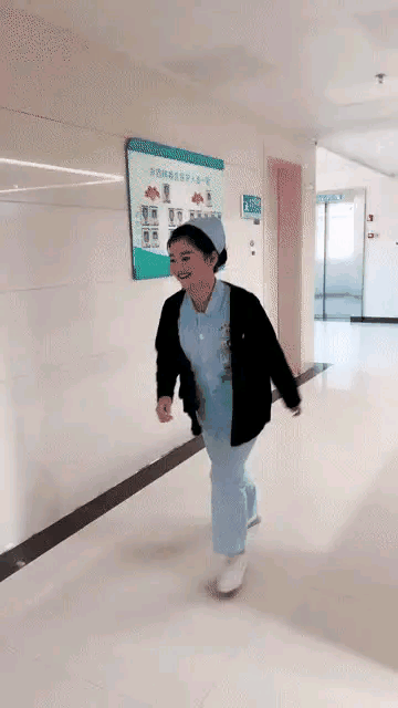 「因為耳機線纏在一起，兄弟白撿個妹子，這也太幸運了！」哈哈哈 搞笑整蠱 第24张