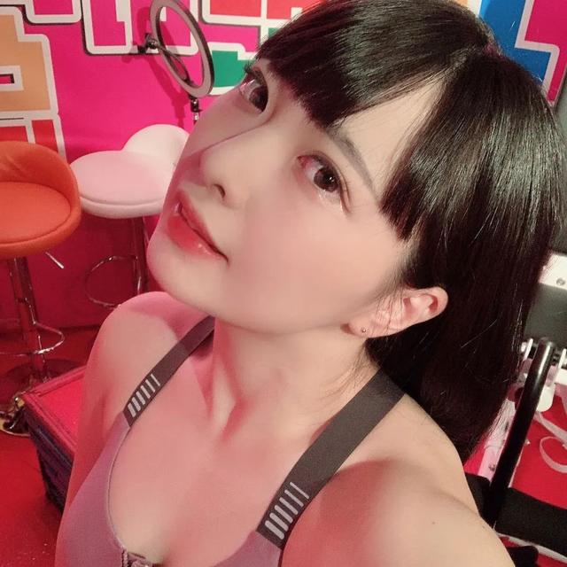 日本小姐姐直播做引體向上，吸引眾多網友圍觀：這很強勢 街拍正妹 第2张