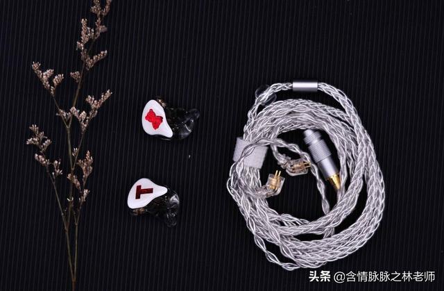 七夕送什么情人节送女友的好礼物，锦瑟香也TxBEAR 3 HIFI耳机