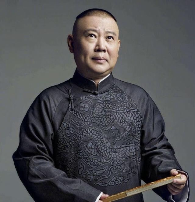 劉德華不愧頂級男神，60歲依舊帥氣逼人，比小12歲郭德綱更年輕 娛樂八卦吃瓜 第4张
