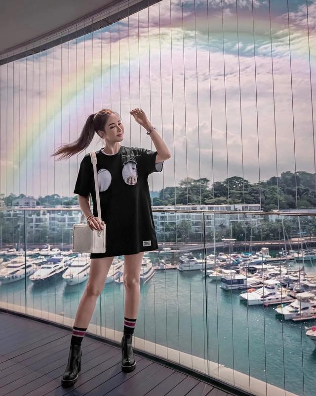 她46歲，卻身材窈窕，性感清純，跟25歲的兒子看起來像情侶 街拍正妹 第11张