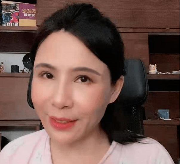 夸贊霍尊的作家陳嵐，批判陳露的編劇李亞玲，唱反調背後圖什麼？ 娛樂八卦吃瓜 第15张