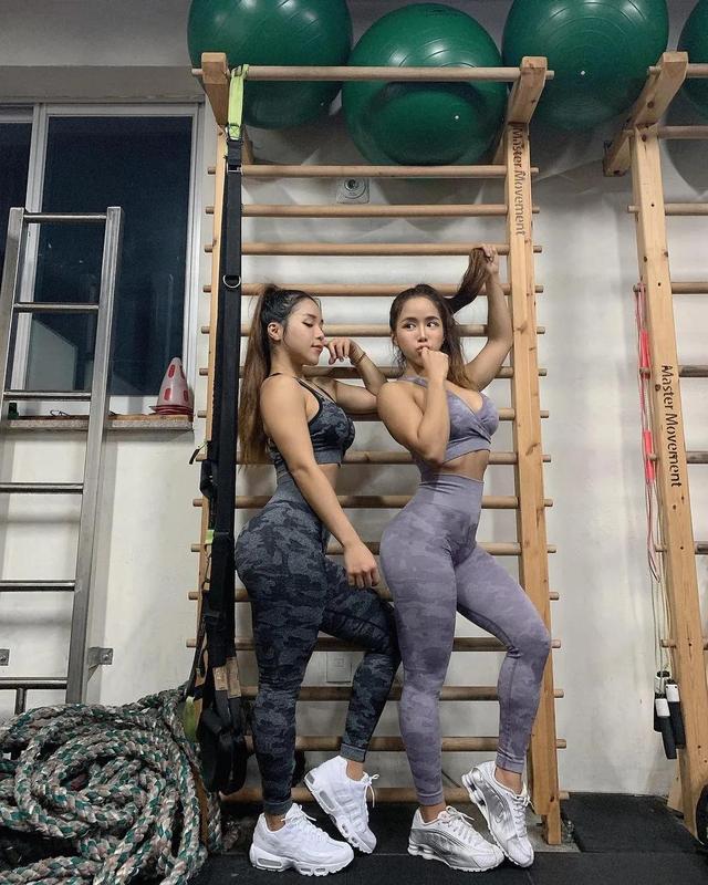 雙胞胎姐妹愛健身，顏值身材讓人傻傻分不清，網友坦言兩個都想要 街拍正妹 第6张