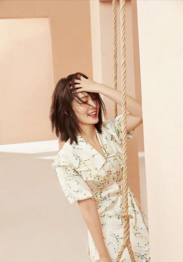 29歲李沁穿搭太吸睛！既能成熟性感也能俏皮活潑，每一套都美翻了 娛樂八卦吃瓜 第8张
