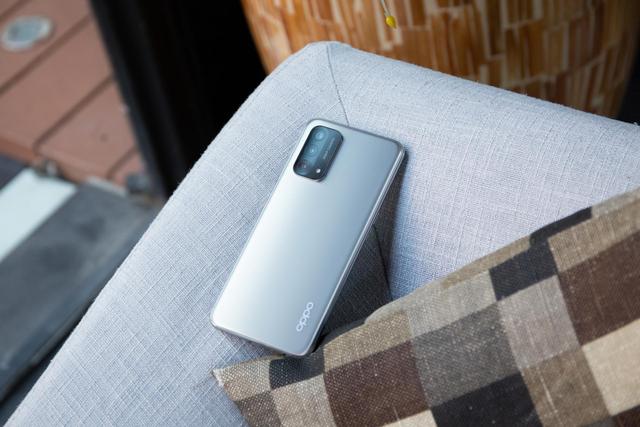 抢红包比iPhone 12还快！这款手机价格竟不到2K