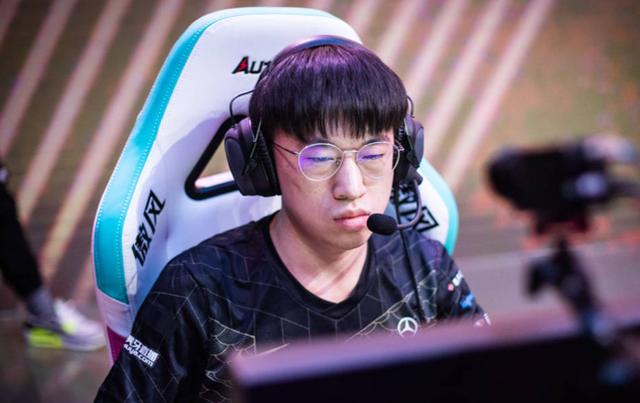 英雄联盟：xiaohu评价LPL上单，上路没对手？细数LPL上路