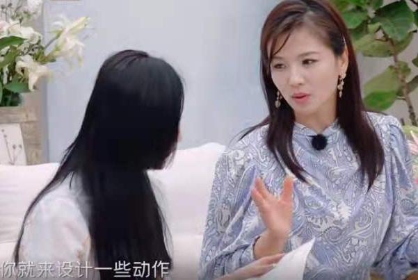 現在的真人秀有多假？劉濤強行跟著劇本走，秦海璐直接拿著稿子念 娛樂八卦吃瓜 第3张