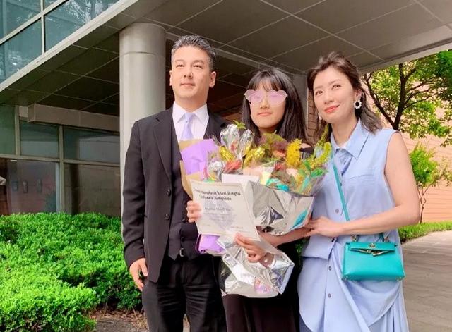 賈靜雯：19歲親手拔掉父親呼吸機，賠前夫2600萬，如今過得怎樣？ 娛樂八卦吃瓜 第17张