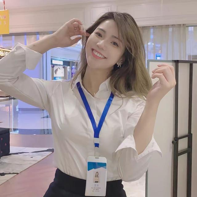 抖音第一“家俱”漂亮美女的竟然小清清,“各大网站第一跳皮筋儿