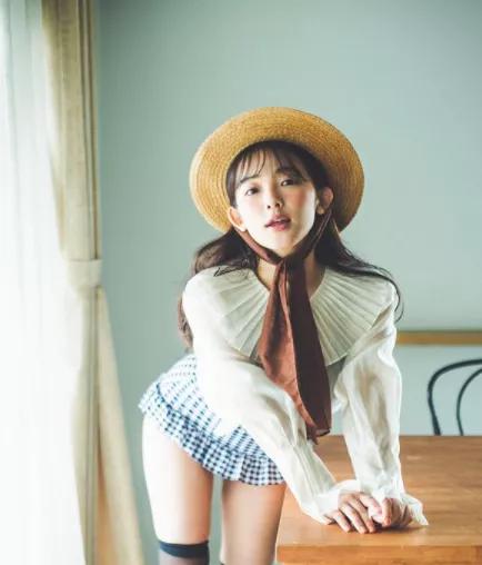 26歲日本女演員，豐滿上圍碾壓柳岩，網友卻質疑這身材造假 街拍正妹 第11张