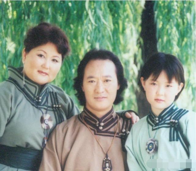 吉祥三寶距今14年：爸爸去世，媽媽隱退，「女兒」現狀如何？ 娛樂八卦吃瓜 第3张