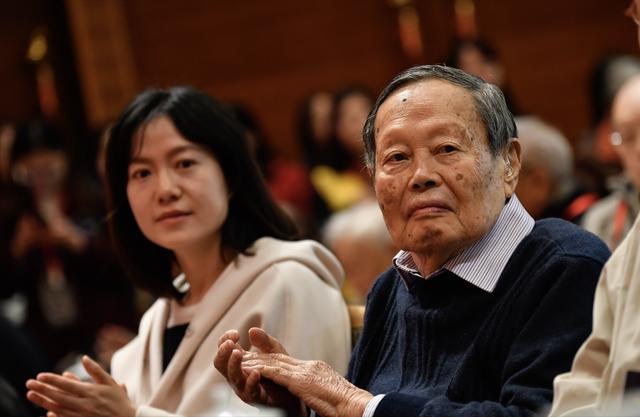 28歲翁帆嫁82歲老者，三觀相符，楊振寧：翁帆是甜蜜的天使 娛樂八卦吃瓜 第11张