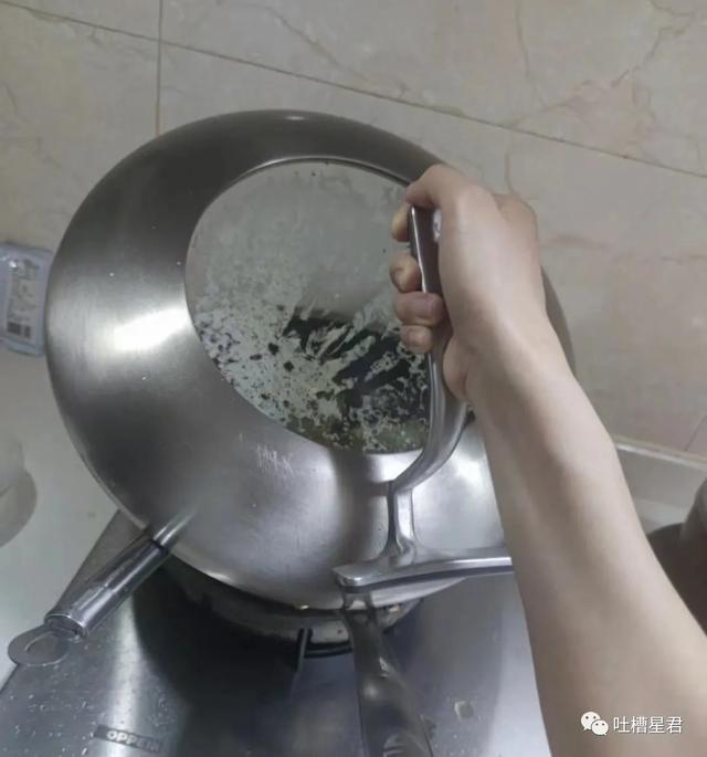 这胸？这腰？收到异地女友禁欲系自拍…突然没有了世俗的欲望 七夕送女朋友