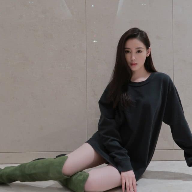 張天愛曬性感好身材，露臍上衣搭配高腰長褲，腰細腿長氣質太出眾 娛樂八卦吃瓜 第2张