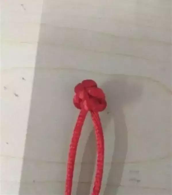 一个耳朵的蝴蝶结怎么打,蝴蝶结的打法步骤