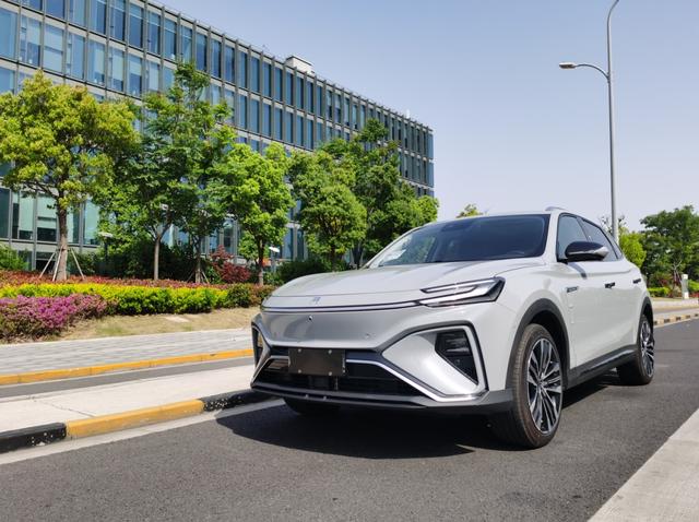 20万也能拥有科技与豪华，试驾体验R汽车MARVEL R