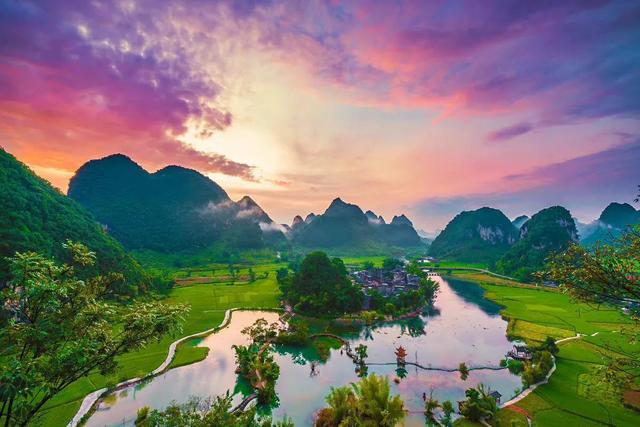 适合发出去玩的短句简单（适合去旅游发的文案）