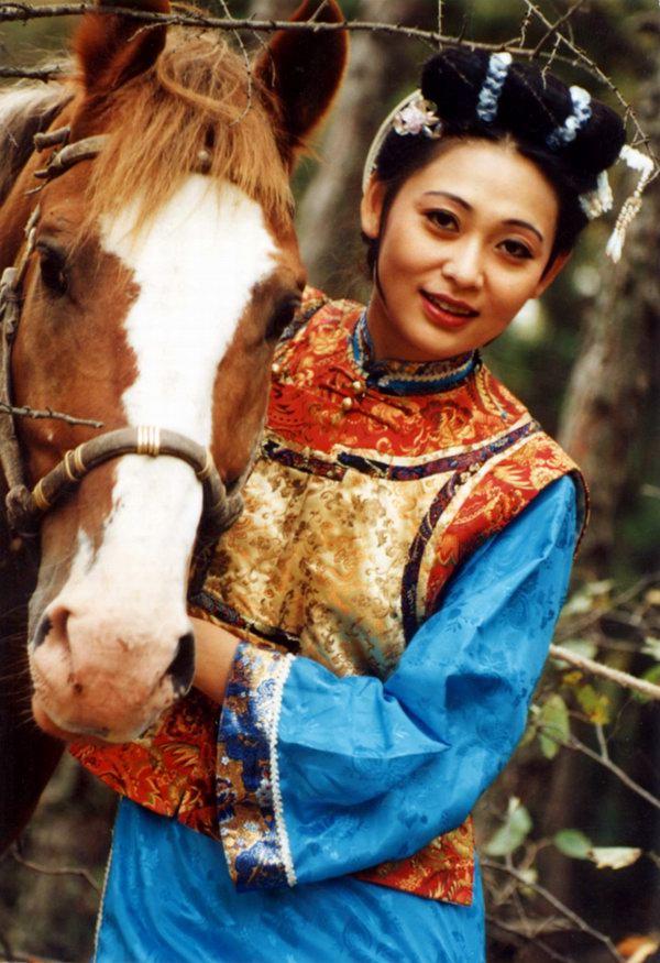 王志文现任妻子个人简历，42岁娶兰博基尼女总裁