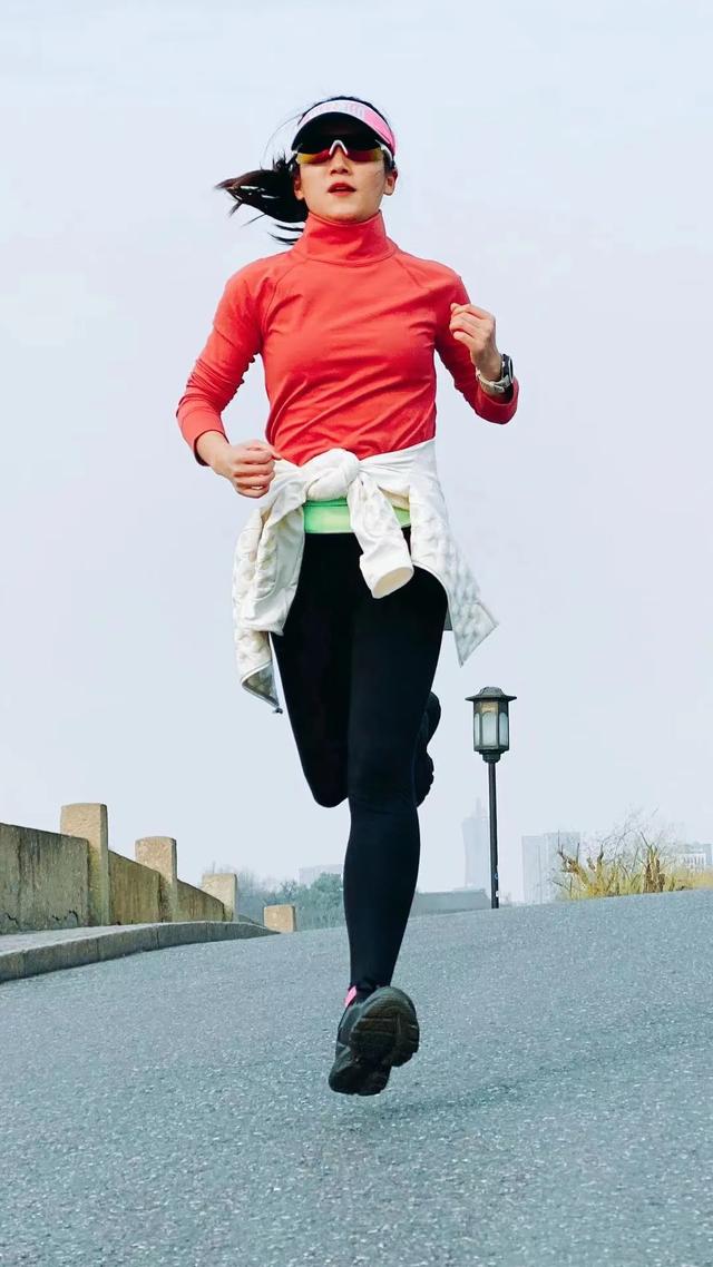 她用慢跑让自身在岁月里沉积出最美丽的人的样子