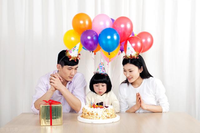 李姓男孩取名字大全带寓意两个字，李姓男孩这样取名