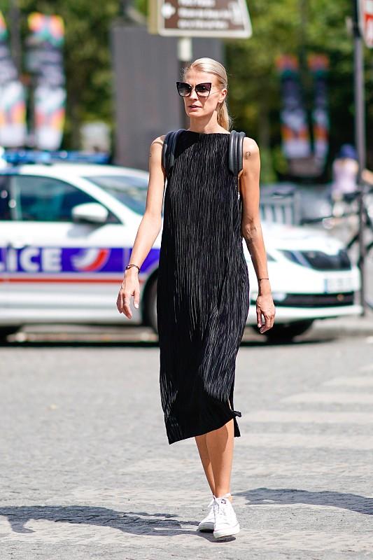 帆布鞋应该怎么搭配呢，帆布鞋还是要搭配的高级点